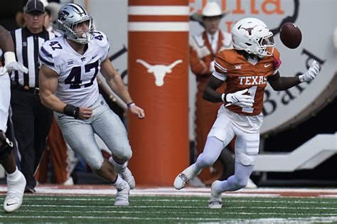 No. 7 Texas avoids disaster, stays in Big 12 title game hunt with OT win over No. 23 Kansas State